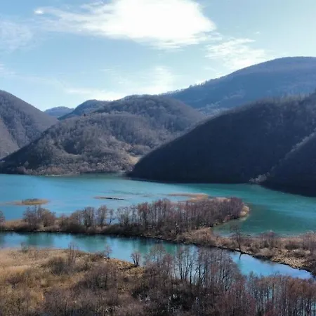 Sokograd Attic アパート Šipovo