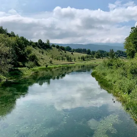 Sokograd Attic アパート