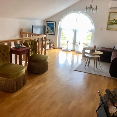 Apartment Sokograd Attic Sipovo