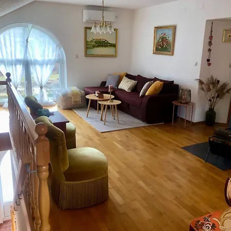 Sokograd Attic Apartment Sipovo